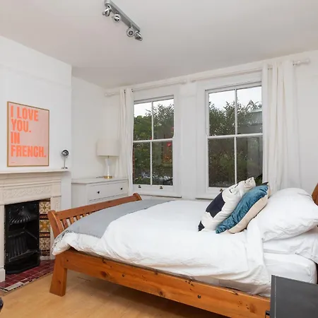 2 Bed Apartment In Sydenham, London Exterior photo